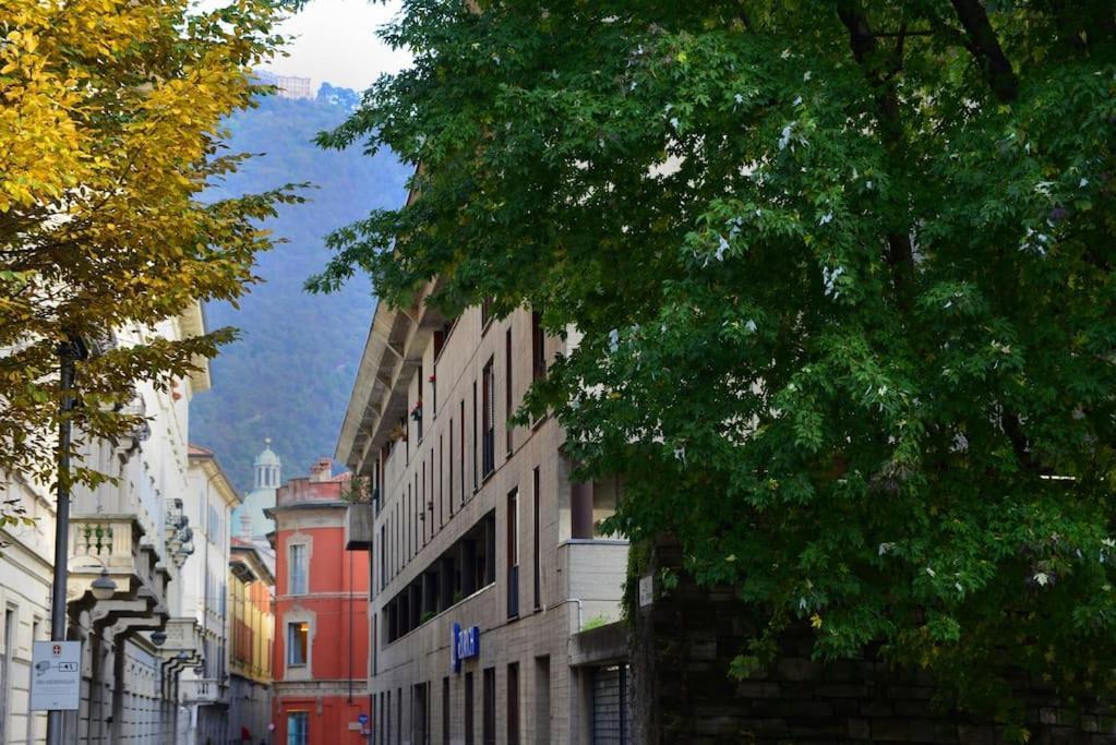 Trilocale Como Centro, Esclusivo 100 Mq Con 3 Balconi Exterior foto
